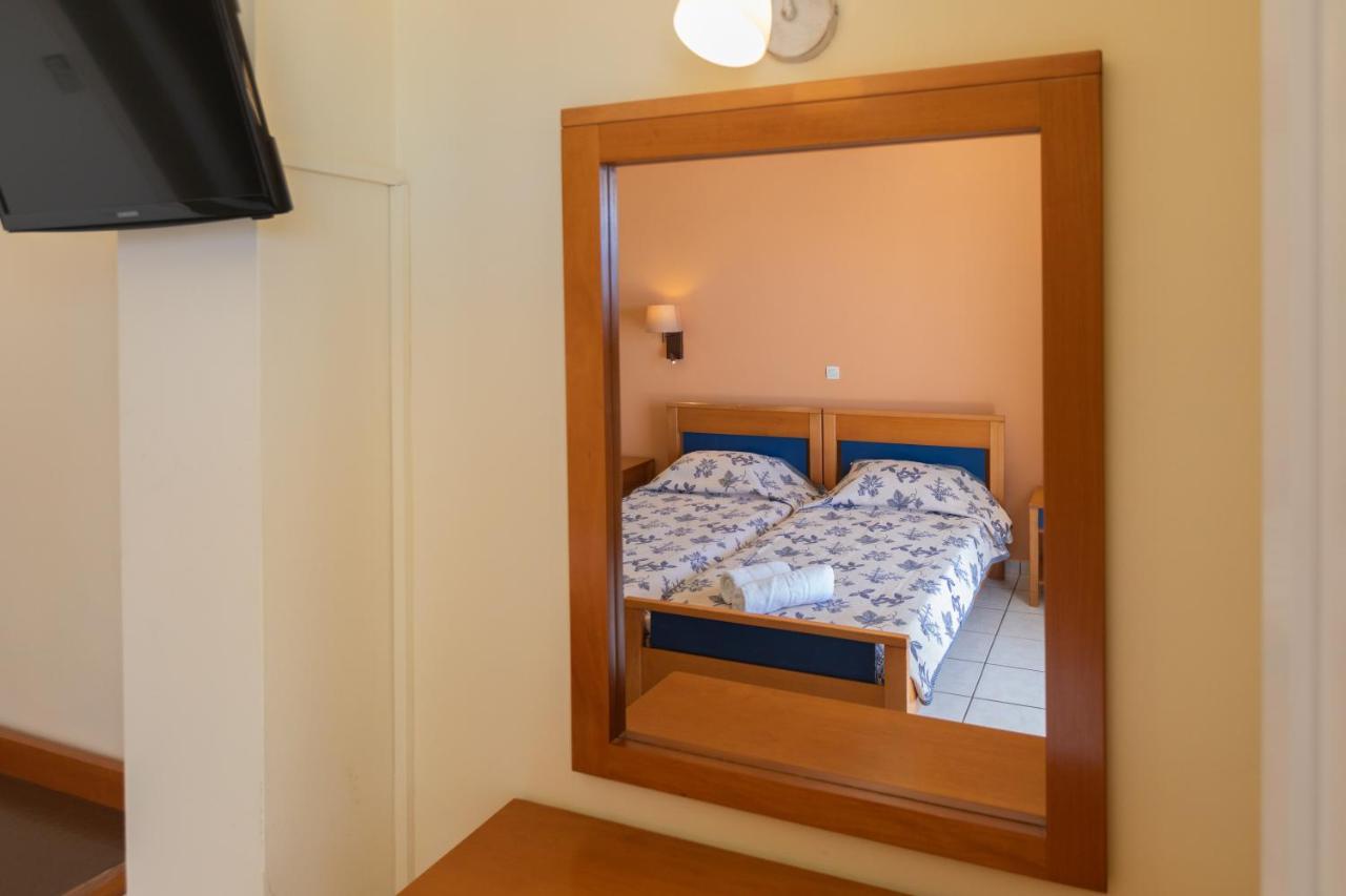 Aparthotel Garbis &