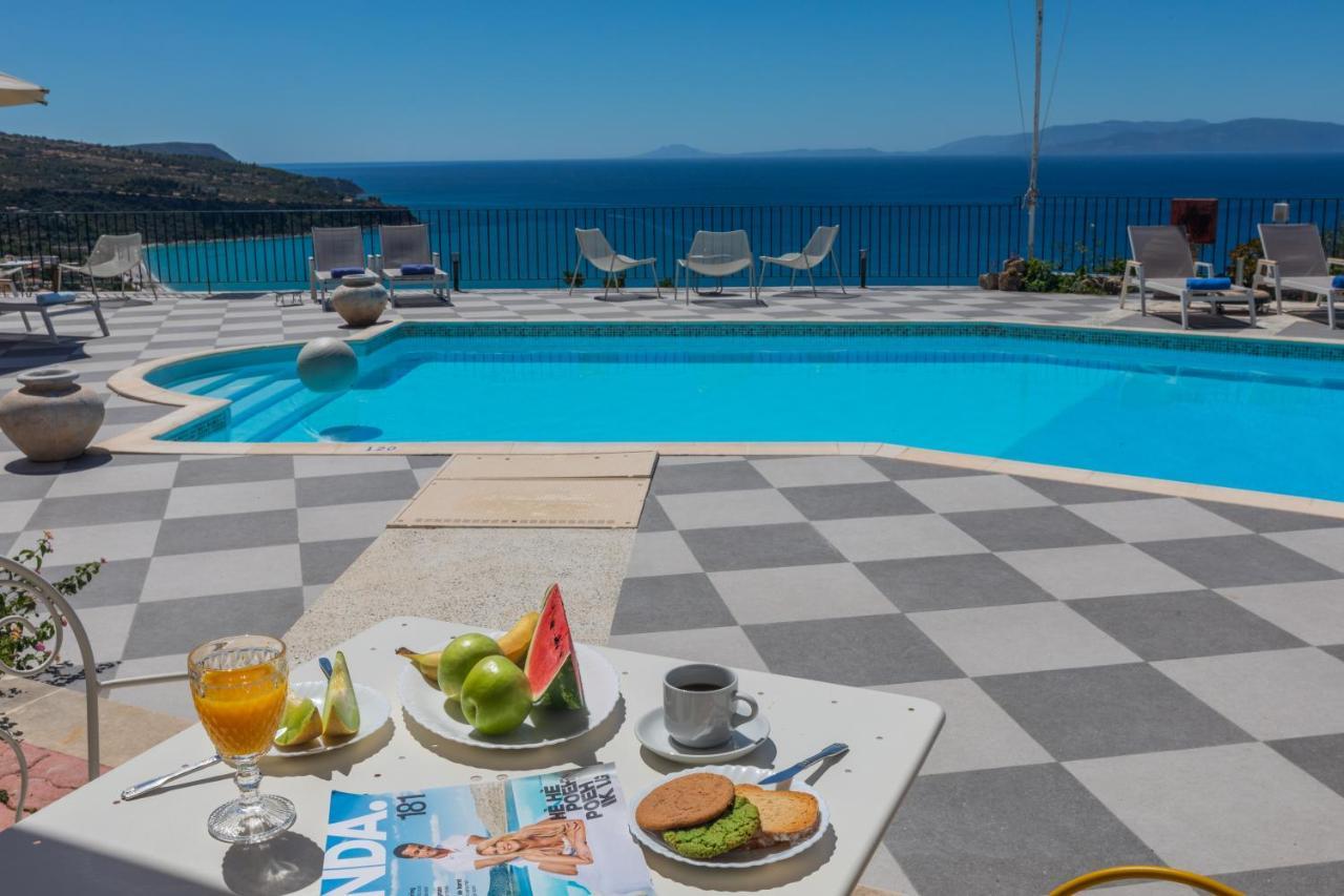 Garbis & 2* Lourdata (Kefalonia)