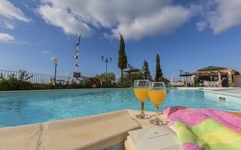 Aparthotel Garbis & 2*