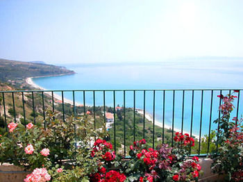 Garbis & 2* Lourdata (Kefalonia)